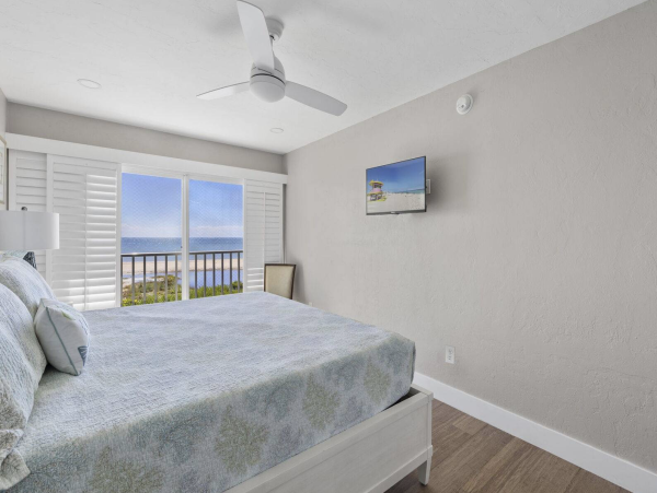 Sanibel Beachfront Vacation Condo with Three Bedrooms